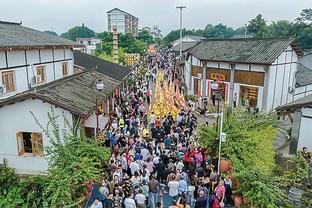 TA：布莱顿签下19岁加纳前锋奥斯曼，转会费1950万欧左右